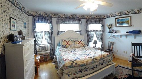 The Young House Bed And BreakfastMillinocket エクステリア 写真